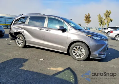 2021 Toyota Sienna Xle z USA, uszkodzony, nr VIN 5TDJRKEC4MS061380